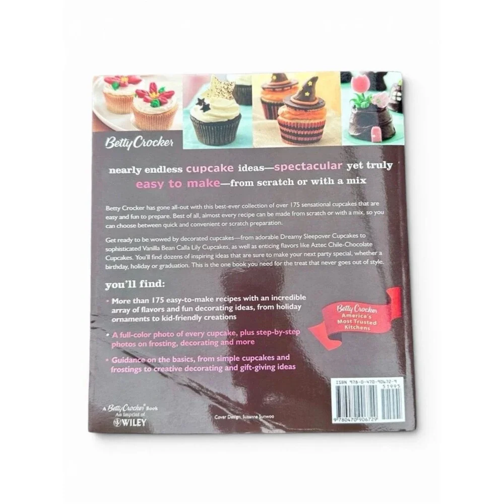 Betty Crocker The Big Book of Cupcakes Paperback Cookbook Dessert Recipes